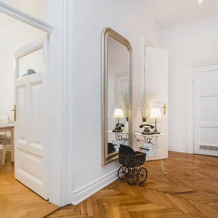 Διαμέρισμα Luxury, 2 Separate Bedrooms For Four By Homeclick *
